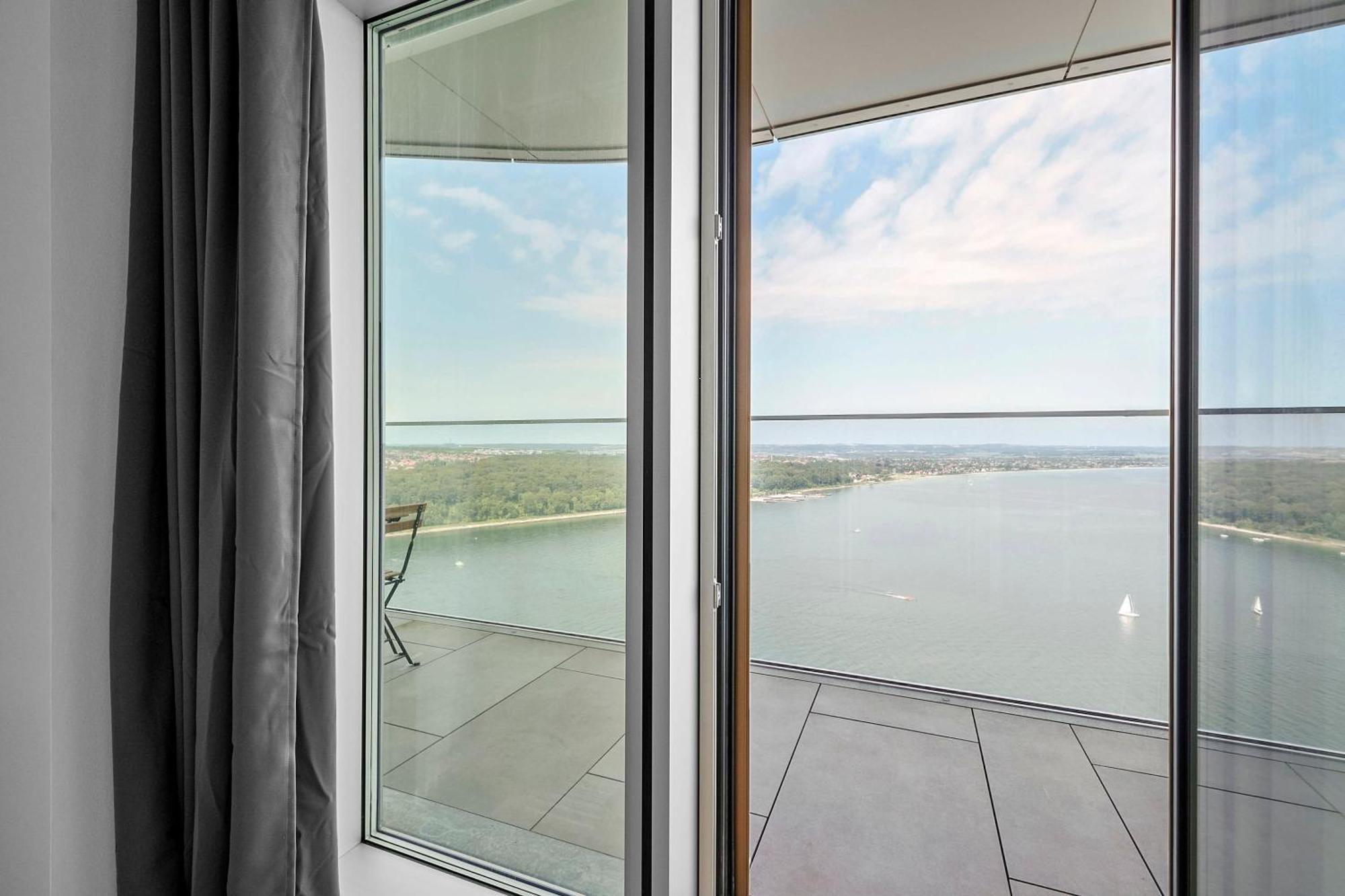 Penthouse On 35th Floor