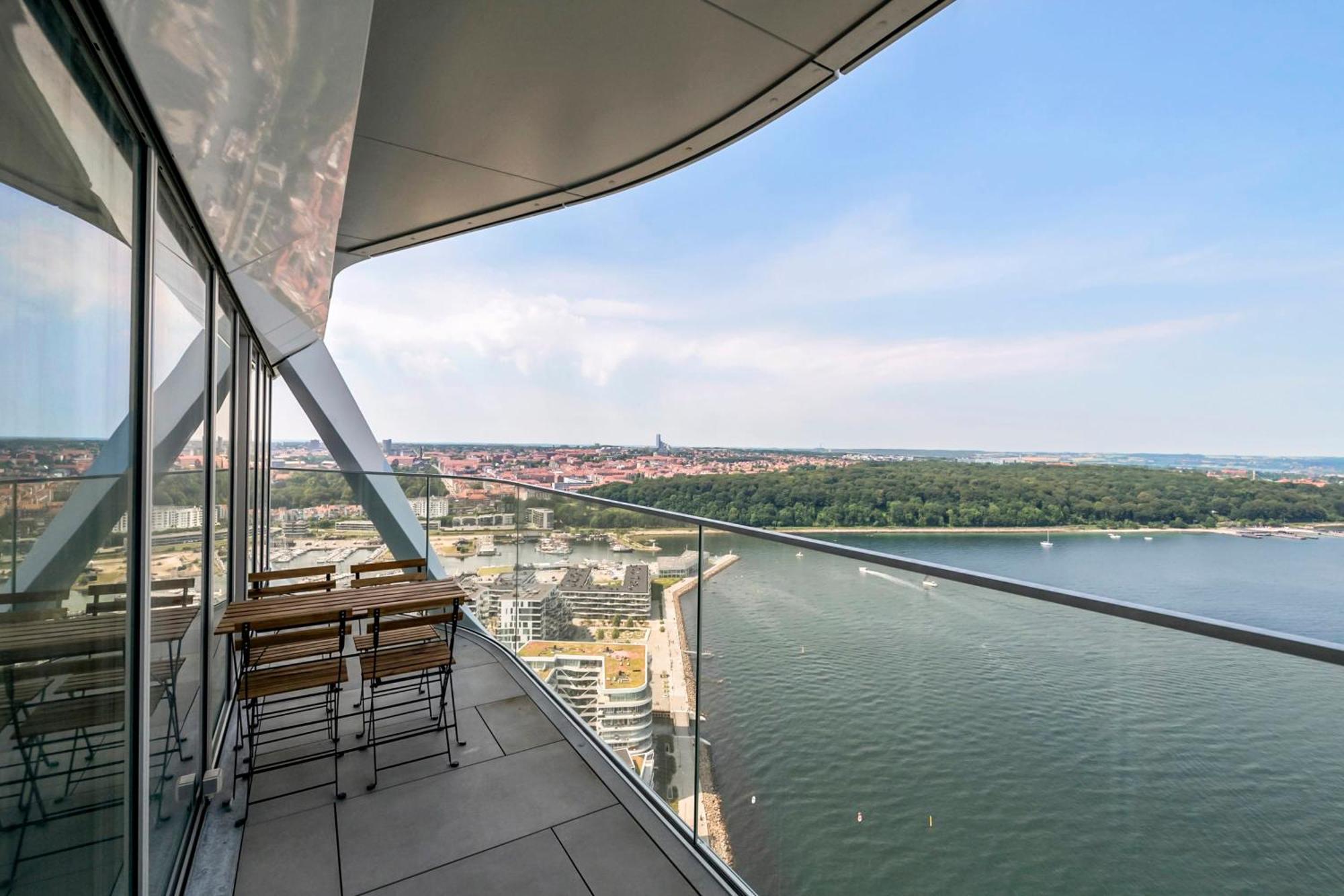 Penthouse On 35th Floor