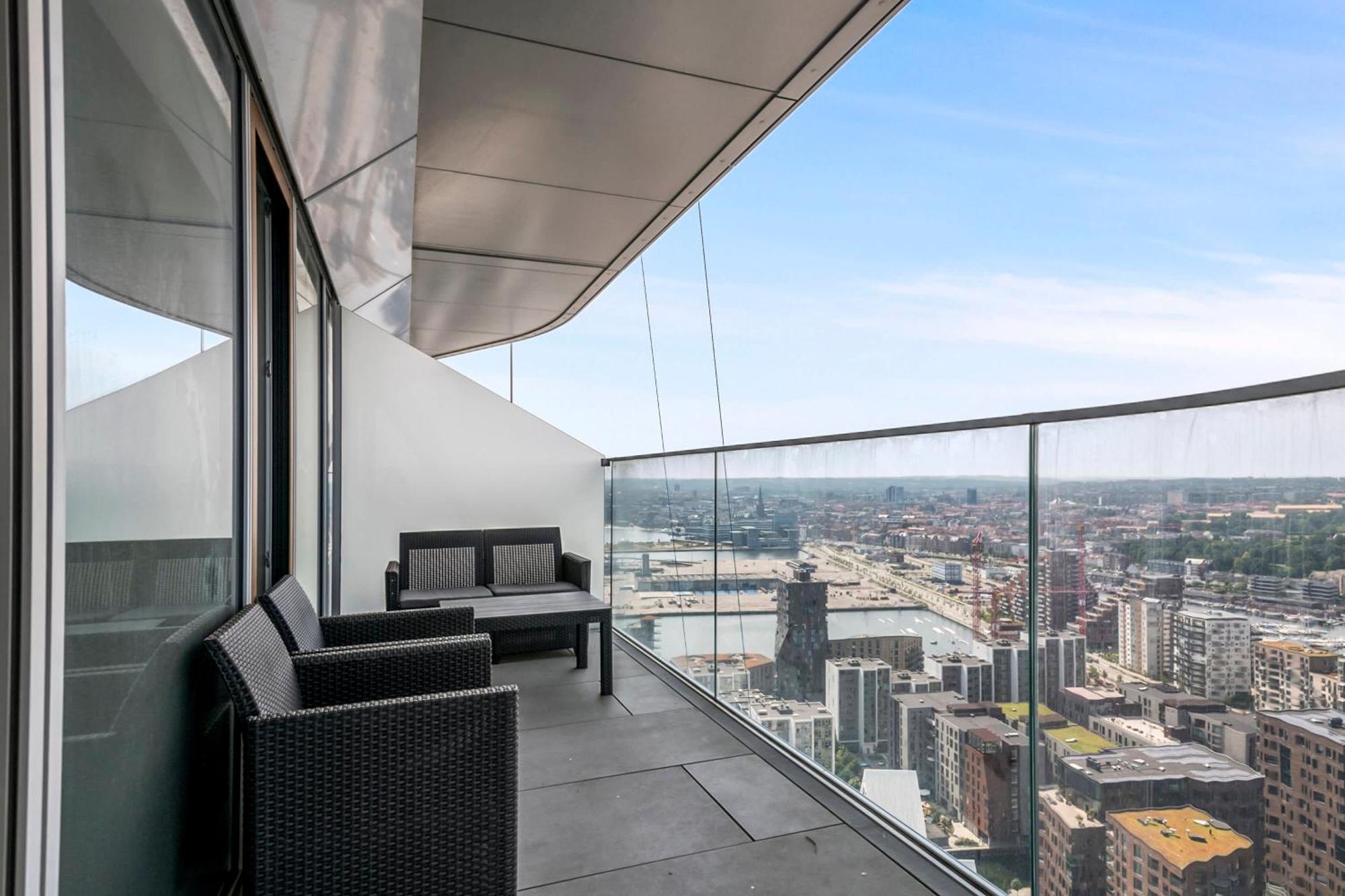 Penthouse On 35th Floor